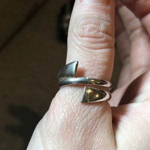 Wraparound ring